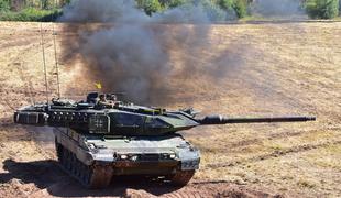 Avstrija: tank zdrsnil čez nasip, umrl podčastnik