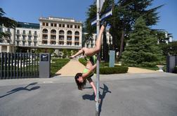 Plesalke ob drogu predstavljajo znamenitosti Slovenije