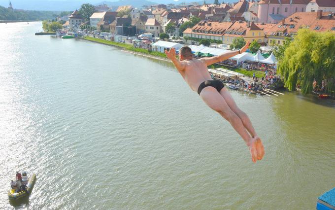 Andrej Beuc je ljubitelje skokov v vodo zadnja leta navduševal tudi v Mariboru. | Foto: Facebook