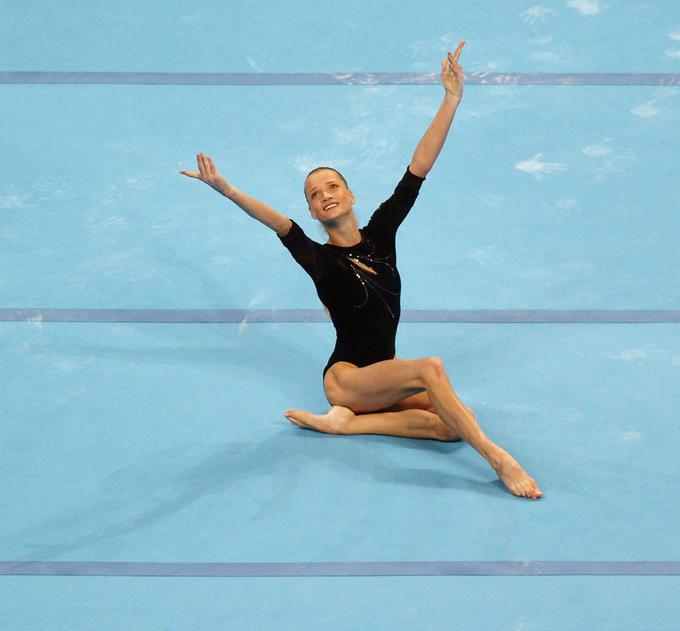Dvakratna olimpijska prvakinja in devetkratna svetovna prvakinja v gimnastiki je dejala, da verjame, da je novi koronavirus božja kazen. | Foto: Reuters