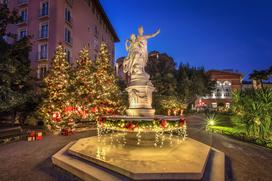 Opatija_Advent_Croatia_Christmas_stellar_couple_Vasja_Pinzovski_1200