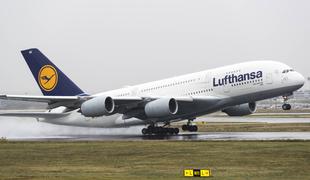 Vrača se največji: Lufthansa z A380 išče pot iz krize