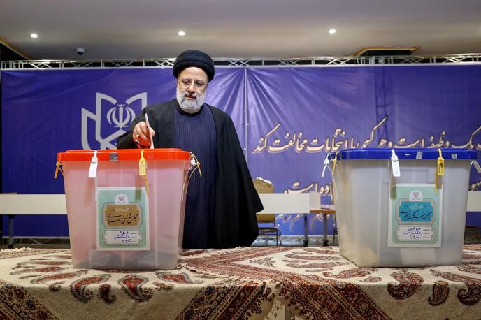 Ebrahim Raisi | Kljub rekordno nizki volilni udeležbi je predsednik Ebrahim Raisi udeležbo pozdravil kot "še en zgodovinski poraz sovražnikov" Irana, je poročala iranska tiskovna agencija Irna. | Foto Reuters