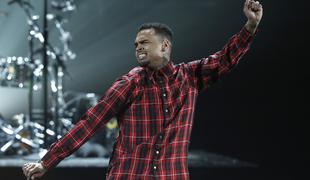 Streljanje na koncertu ameriškega raperja Chrisa Browna (video)