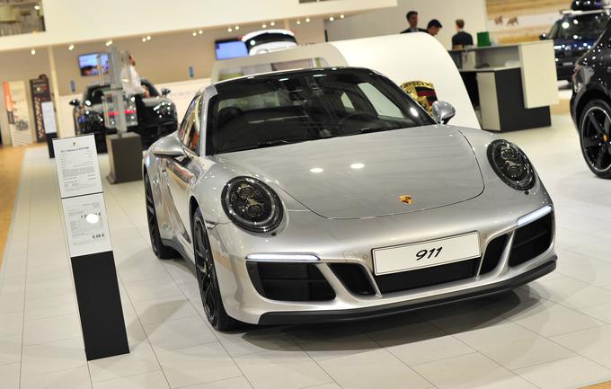 Prestižni avtomobili, kot je 911 carrera 4 GTS, je v Sloveniji precej dražji kot v Avstriji in še posebej Nemčiji. | Foto: Gregor Pavšič