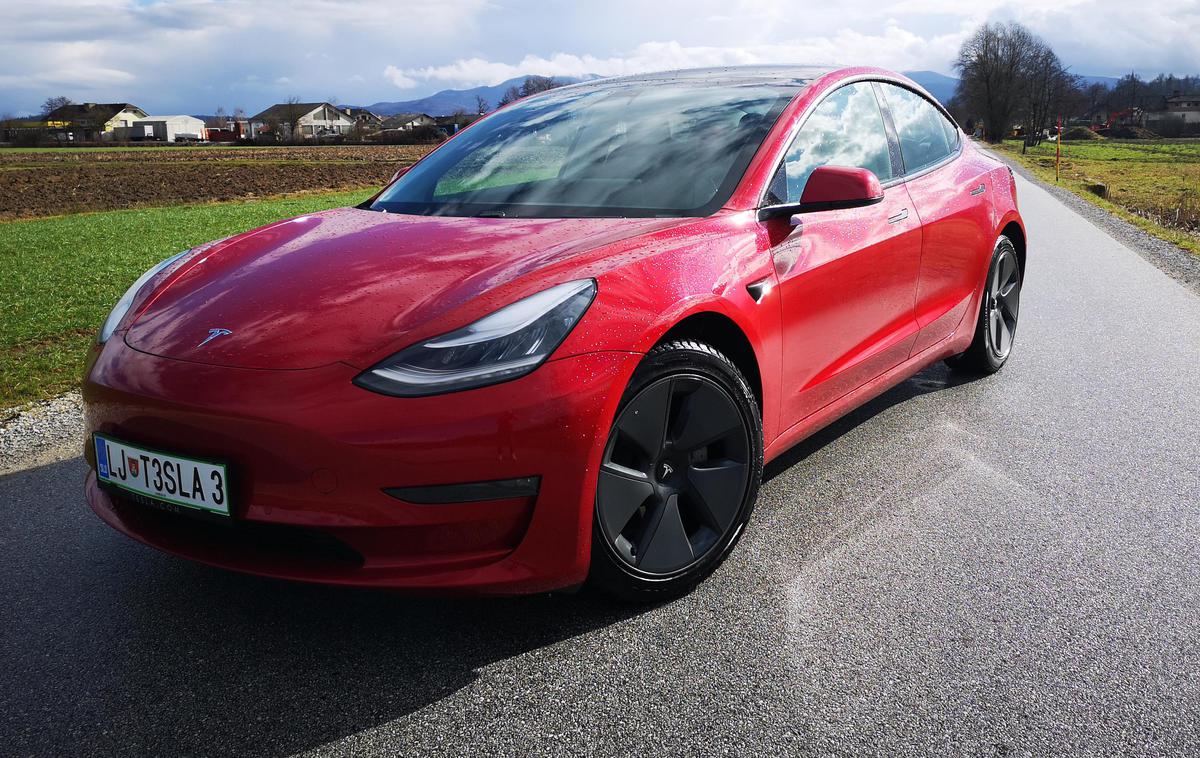 Tesla model 3 | Tesla je v Sloveniji do konca aprila registriral 95 modelov 3, ki je za zdaj prepričljivo najbolje prodajani električni avtomobil na trgu. | Foto Gregor Pavšič