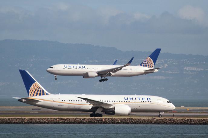 United Airlines | Unirted Airlines je avgusta kot prva ameriška letalska družba predpisala obvezno cepljenje za svoje zaposlene. | Foto Reuters