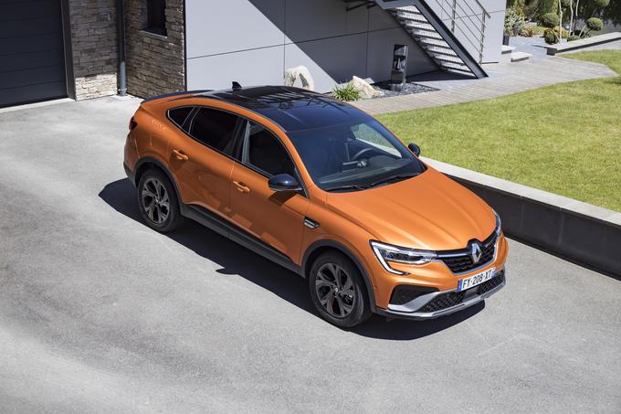 2021 - New Renault ARKANA E-TECH test-drives (68) | Foto: 