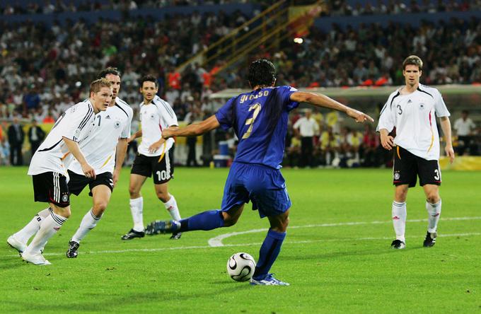 Leta 2006 sta se reprezentanci udarili v polfinalu SP. Ko je že kazalo na 11-metrovke, je udaril Fabio Grosso, nato pa še Alessandro Del Piero ... | Foto: Guliverimage/Getty Images