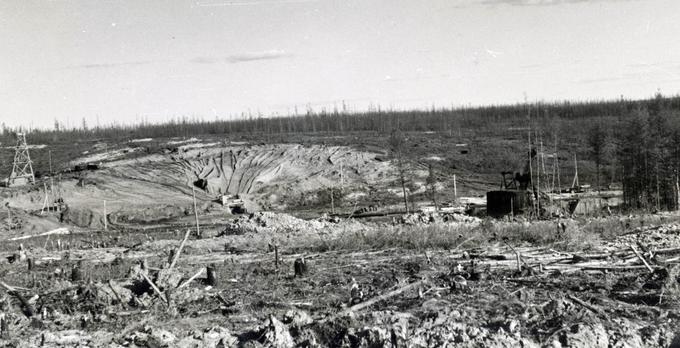 Začetek izkopa rudnika Mir leta 1957. | Foto: Alrosa