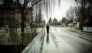 Za del Slovenije napovedane obilne padavine, obstaja nevarnost plazov