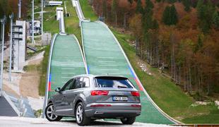 Audi Q7 e-tron – tehnični posebnež za najmanj 87 tisoč evrov tudi v Sloveniji
