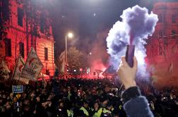 Policija s solzivcem razgnala protestnike v Budimpešti
