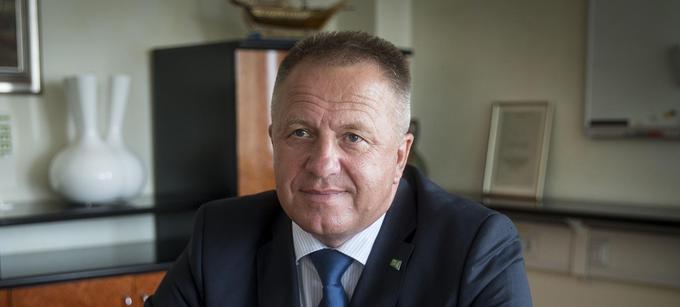 Andrej Matvoz velja za izbranca ministra za gospodarstvo Zdravka Počivalška (na fotografiji). | Foto: Ana Kovač