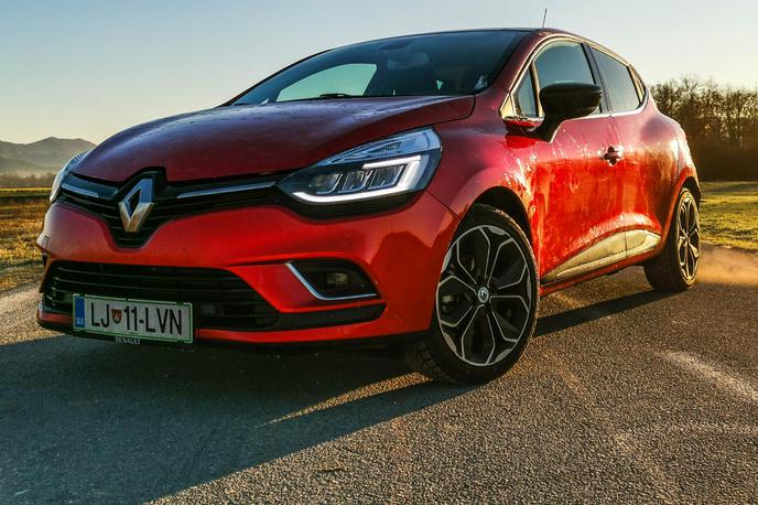 Renault clio I Feel Slovenia | Francoska potrošniška organizacija opozarja na določen tip Renaultovih motorjev, ki imajo standard Euro 5 in so jih izdelali med leti 2012 in 2016. V Evropi naj bi bilo potencialnih primerov okrog 600 tisoč. | Foto Gašper Pirman