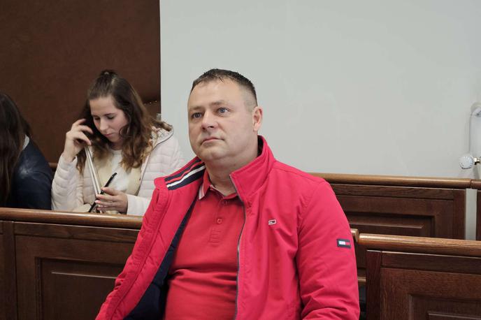 Kristijan Kamenik | Decembra leta 1999 je bil za štirikratni umor obsojen na 20-letno zaporno kazen. Sodba je bila razveljavljena. Na ponovljenem sojenju je bil oproščen. Leta 2007 bi se moralo začeti še tretje sojenje, kar pa se ni zgodilo, saj je vmes zaradi preprodaje mamil pristal v zaporu v tujini. | Foto STA