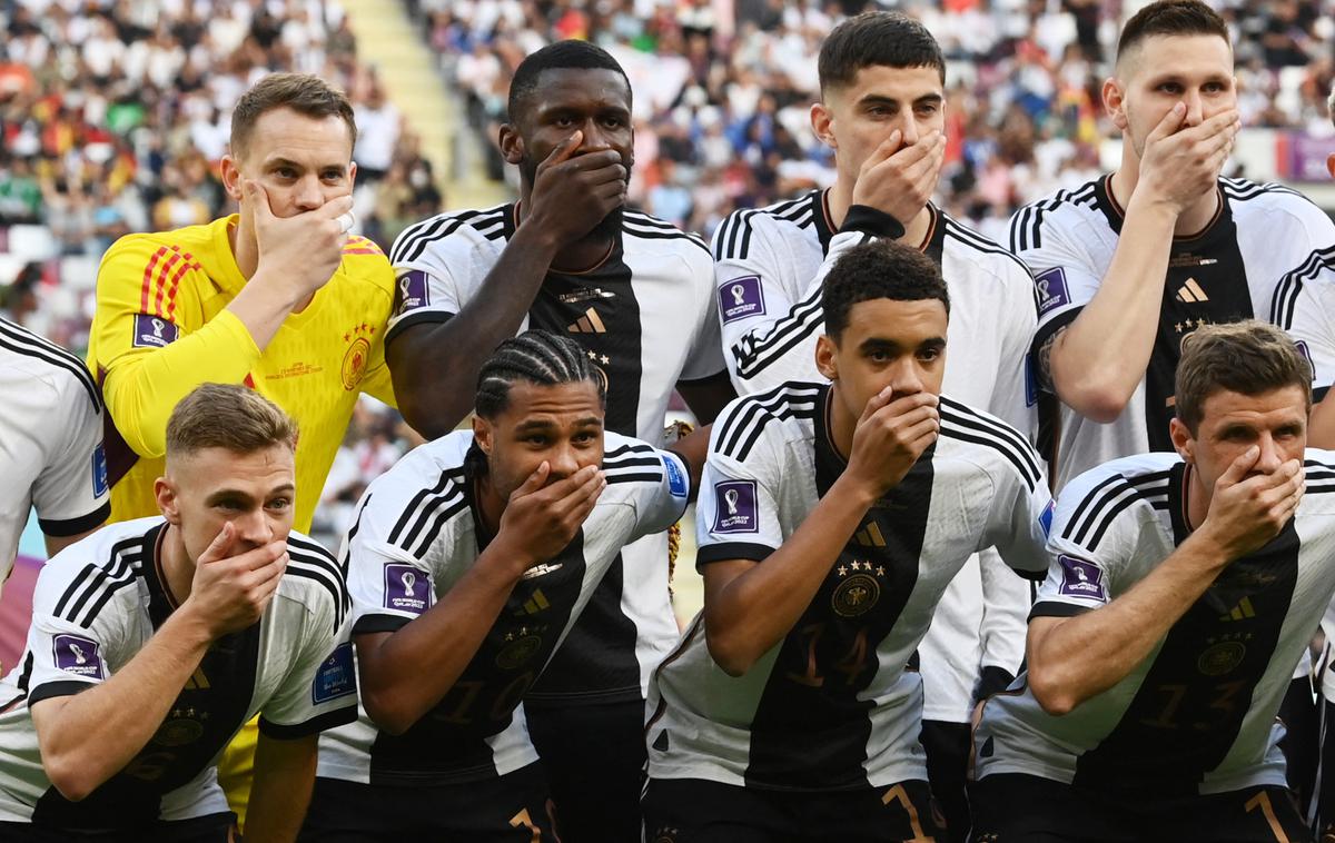 Katar 2022: Nemčija : Japonska | Pri Fifi so se odločili, da Nemcev ne bodo kaznovali zaradi geste pred tekmo.  | Foto Reuters