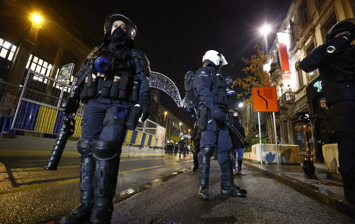 Policija Belgija Bruselj | Ljudska stranka je v torek potrdila, da so policisti obiskali njen sedež v belgijski prestolnici, in dodala, da povsem transparentno sodelujejo s preiskovalci. | Foto Reuters