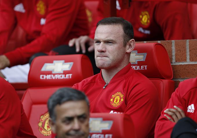 Zvezdnik Manchester Uniteda v tej sezoni pogosto sedi na klopi. Do zdaj je na sedmih tekmah v tej sezoni dosegel le en gol. | Foto: Reuters