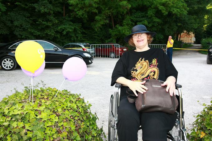 Šerbi je bila v zadnjih letih prikovana na invalidski voziček, saj ji je sladkorna bolezen vzela obe nogi. | Foto: Mediaspeed