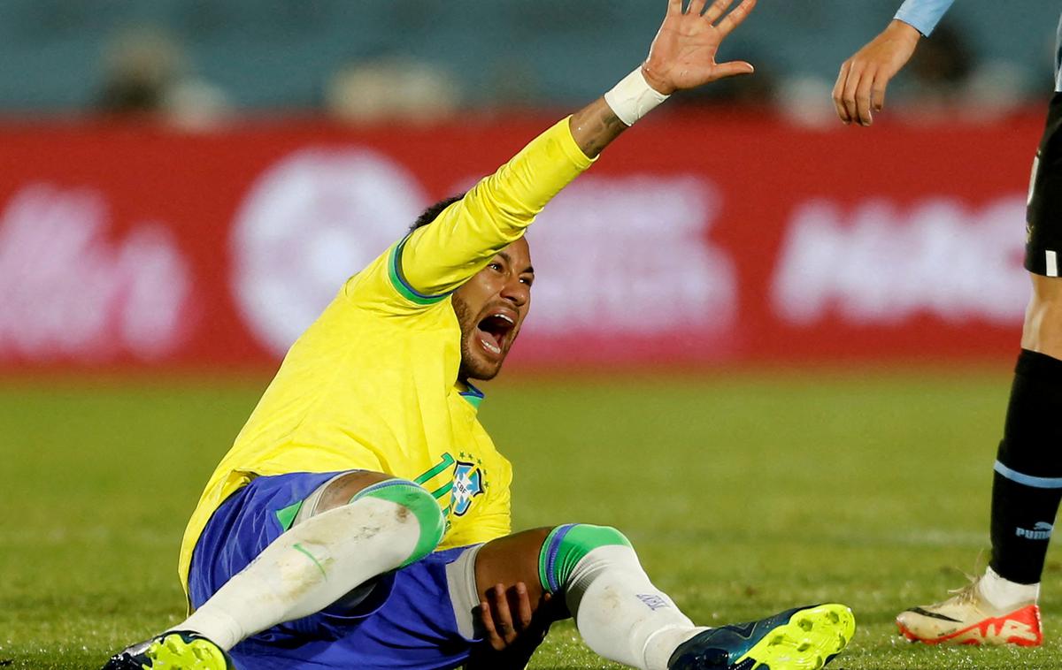 Neymar | "Nima smisla hiteti, da bi ga postavili na noge pred njegovim časom, in po nepotrebnem tvegati." | Foto Reuters