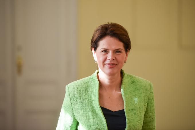 Alenka Bratušek bo ena od štirih ministric Šarčeve vlade, je pa tudi edina ženska premierka do zdaj in ena od treh žensk, ki so bile kdaj v zgodovini Slovenije predsednice katere od parlamentarnih strank.  | Foto: STA ,