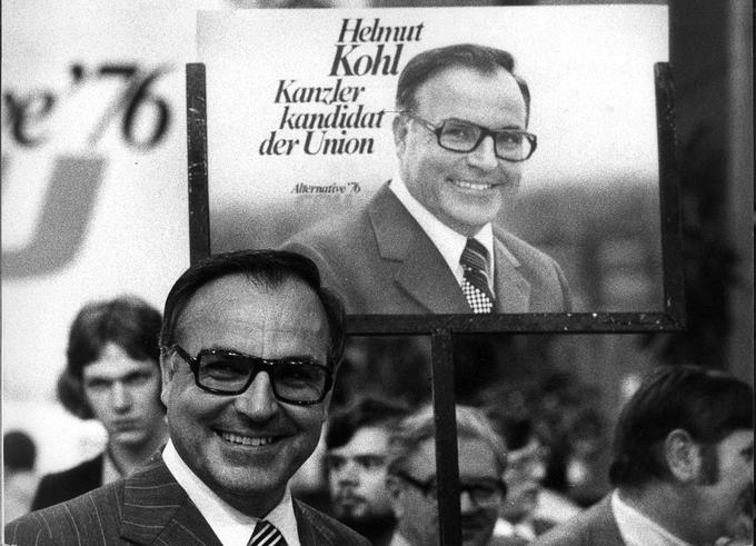 Kohlov vzpon k političnemu vrhu se je začel leta 1966, ko je postal vodja CDU v nemški zvezni deželi Porenje-Pfalško. Maja 1969 – po odstopu krščanskega demokrata Petra Altmeiersa, ki je zmagal na deželnih volitvah leta 1967 - je Kohl postal ministrski predsednik omenjene zvezne dežele. Kohl je bil priljubljen ministrski predsednik, saj je njegov CDU na deželnih volitvah 1971 in 1975 dobil več kot polovico glasov. Še prej, leta 1973, je Kohl postal vodja celotne zahodnonemške CDU. | Foto: Reuters