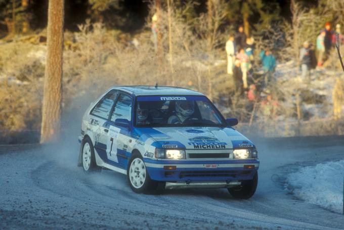 Mazda je leta 1987 zablestela na zasneženem reliju po Švedskem, kjer je slavil nekdanji svetovni prvak Timo Salonen. | Foto: Mazda