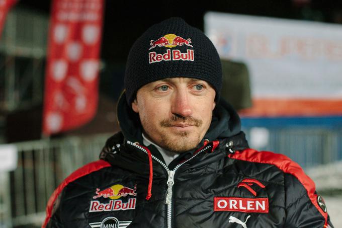 Adam Malysz je vesel uspehov poljskih skakalcev, ki so se v tej sezoni prebudili. | Foto: Sportida