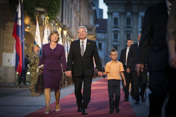 Med visokimi gosti je bil nemški predsednik Joachim Gauck. Pahor je nemškega kolega povabil, ker je Nemčija v času osamosvojitve Slovenije odigrala pomembno vlogo.
 | Foto: Ana Kovač