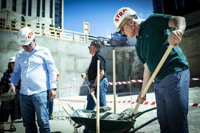 Polaganje temeljnega kamna ob izgradnji poslovne stavbe DCO v Ljubljani | Foto: Ana Kovač