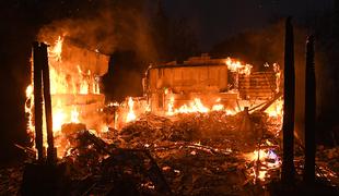 Izredne razmere v Kaliforniji: požari ogrožajo tudi Los Angeles #foto #video