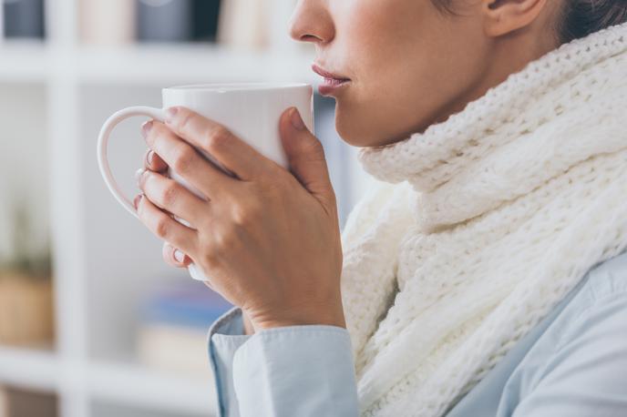 Prehlad | V času resporatornih obolenj pijte čaje iz rastlin, ki blagodejno vplivajo na dihala.