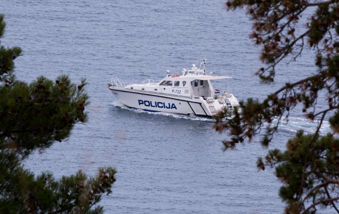 Čoln hrvaške policije v Piranskem zalivu. | Foto: STA ,