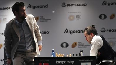 V boju za šahovskega prvaka spet remi