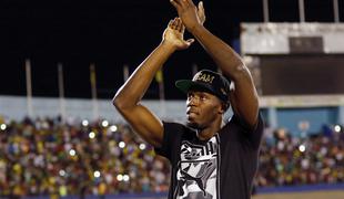 Usain Bolt se je poslovil ob ognjemetu in družbi največjih #video