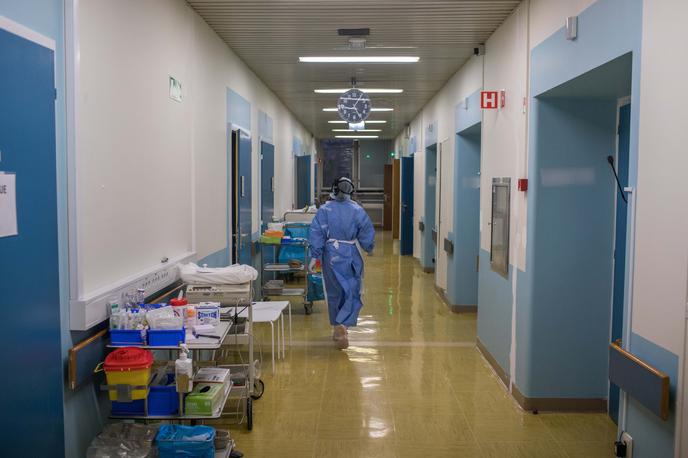 Infekcijska klinika | Klinika je trenutno polno zasedena in prostih postelj za bolnišnično obravnavo ni.  | Foto Matej Povše/ UKC Ljubljana