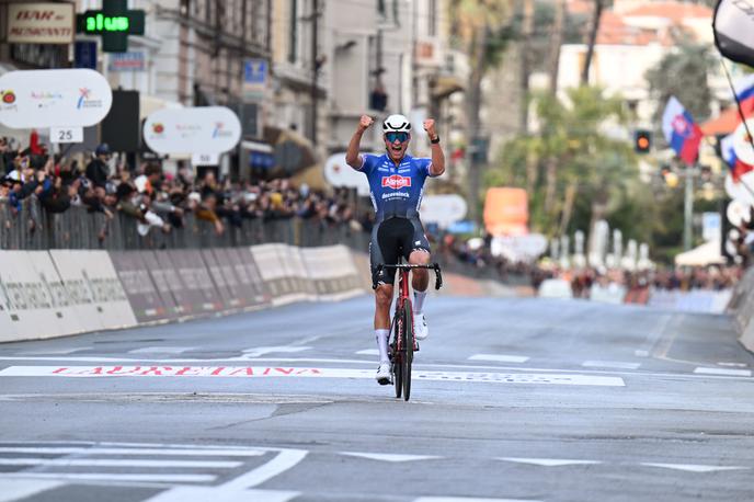 Milano Sanremo Mathieu van der Poel | Mathieu van der Poel je zmagovalec najdalj[e kolesarske klasike. | Foto Guliver Image
