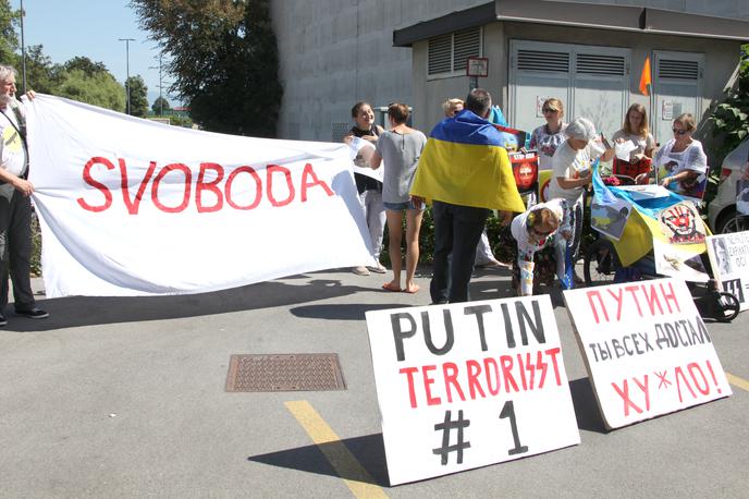 Protest Ukrajincev pred ruskim veleposlaništvom  v Ljubljani | Foto STA