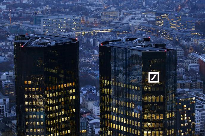 Deutsche Bank | V aktivnosti, ki sicer niso eksplicitni dokazi pranja denarja, a nanj močno namigujejo, so bile vpletene nekatere največje banke na svetu, je razkrila dolgotrajna analiza dokumentov Mednarodnega konzorcija preiskovalnih novinarjev. Na fotografiji sedež Deutsche Bank v Frankfurtu. | Foto Reuters