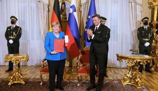 Pahor odlikoval Merklovo z redom za izredne zasluge
