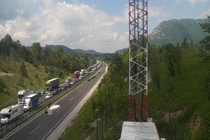 nesreča, primorska avtocesta | Cestna kamera: A1/E61/E70, Ljubljana-Koper, Razdrto-Postojna I.  | Foto DARS