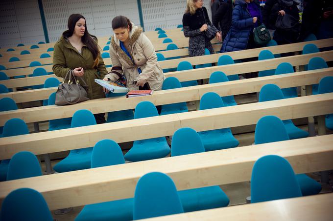 V določenih primerih lahko fakultete dodiplomskim študentom svetujejo tudi prehod na soroden program na drugi fakulteti. | Foto: Bor Slana