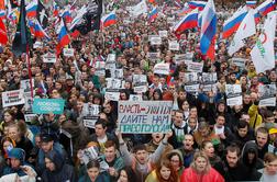 V Rusiji obsodili več aktivistov, prijetih na protestih v Moskvi