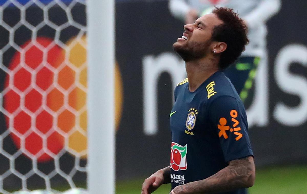 Neymar 1 | Na Neymarja se v zadnjem času težave kar lepijo. | Foto Reuters