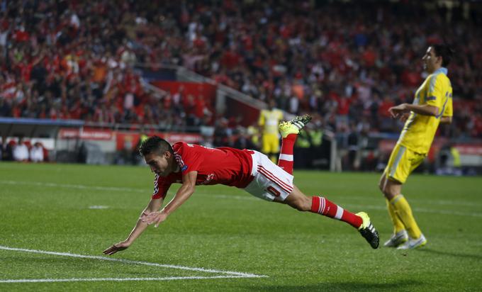 Benfica je na Luzu pred domačimi gledalci Astano, ki je za prihod na Portugalsko prepotovala več kot šest tisoč kilometrov, premagala z 2:0. | Foto: Reuters