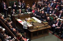 Britanski poslanci glasovali za večjo vlogo parlamenta v brexitu