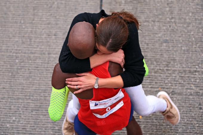 V družbi žene po zmagi na maratonu v Chicagu. | Foto: Getty Images
