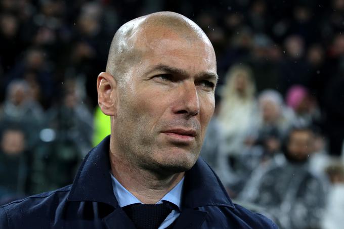 Zinedine Zidane ni mogel prehvaliti Portugalca, a ga je ob mojstrskem golu tudi malce zbodel. | Foto: Getty Images