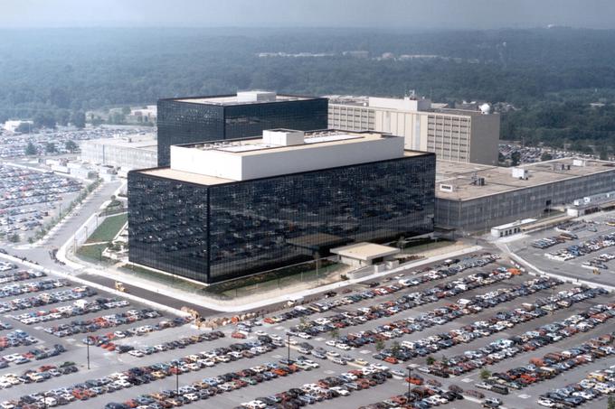 Sedež NSA (na fotografiji) je v ameriški zvezni državi Maryland, centre, kjer hrani podatke, pa ima razpršene po celotnih ZDA. Največji je v zvezni državi Utah, zgrajen je bil leta 2014. | Foto: 